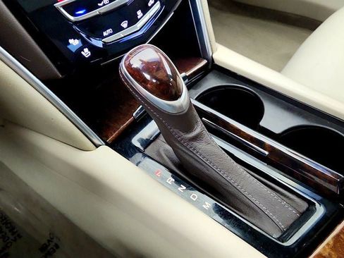 Used 2013 Cadillac XTS Luxury FWD image 17