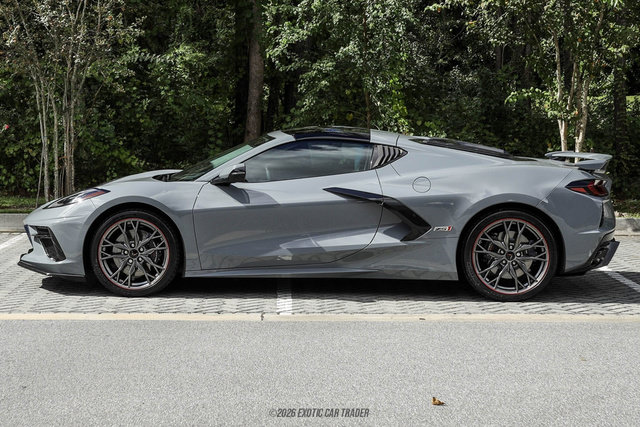 Used 2025 Chevrolet Corvette Stingray Premium Cpe w/ Z51 Performance Package RWD image 3