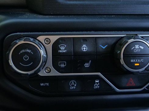 Used 2023 Jeep Wrangler Unlimited Sport AWD/4WD image 18