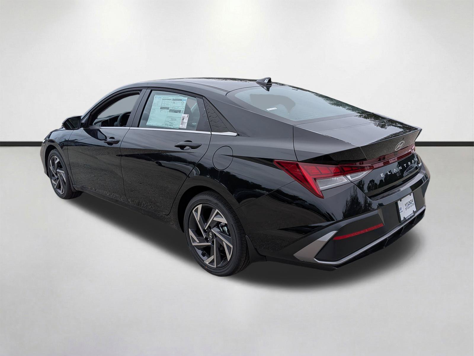 New 2026 Hyundai Elantra Limited FWD image 6