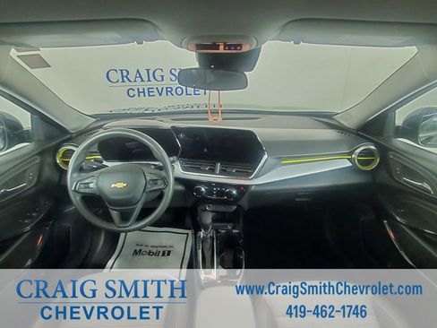 Used 2024 Chevrolet Trax LT FWD image 15