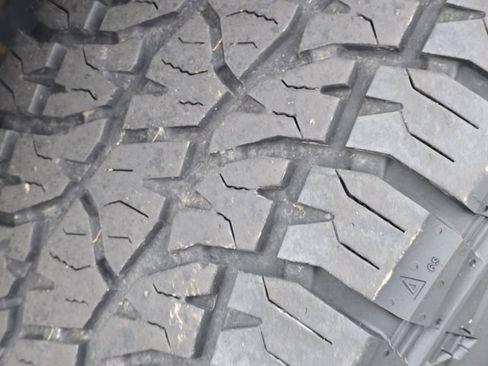 Used 2017 Toyota Tacoma TRD Sport image 25