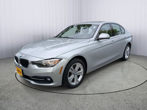 Used 2017 BMW 330i Sedan RWD image 6