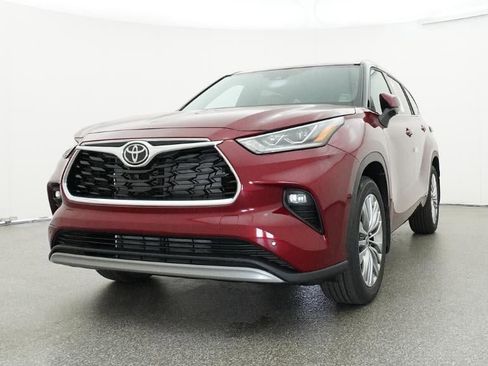 New 2026 Toyota Highlander Platinum image 32