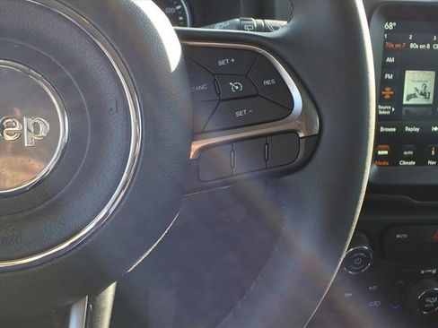 Used 2022 Jeep Renegade Latitude image 19