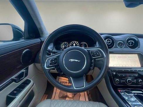 Used 2019 Jaguar XJ L Portfolio AWD/4WD image 11