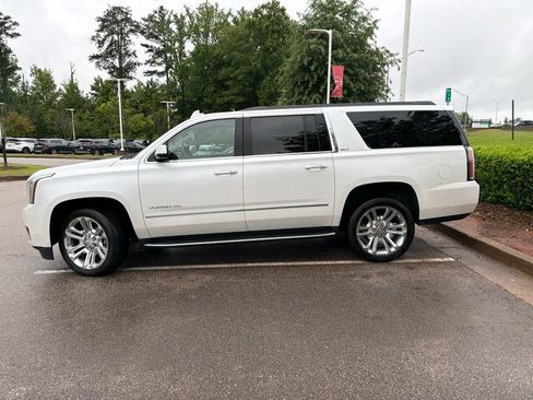 Used 2019 GMC Yukon XL SLT w/ Premium Edition RWD image 3