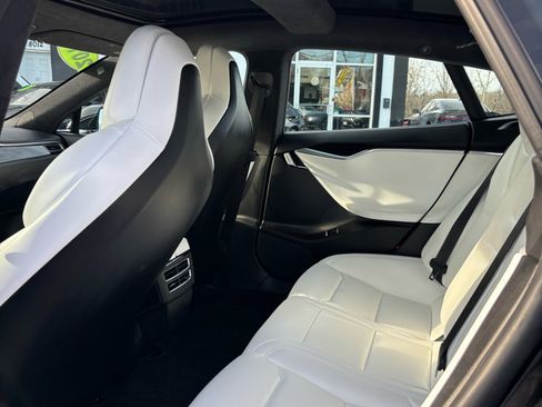 Used 2018 Tesla Model S 75D image 16