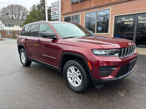 Used 2024 Jeep Grand Cherokee Laredo w/ Trailer Tow Package AWD/4WD image 25