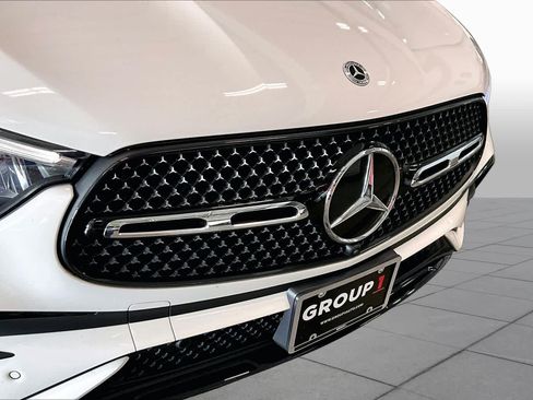 Used 2024 Mercedes-Benz GLC 300 4MATIC image 29