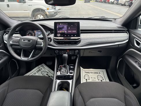 Used 2024 Jeep Compass Sport image 16