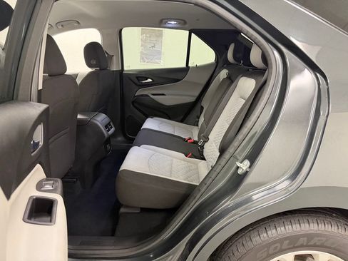 Used 2019 Chevrolet Equinox LS w/ LS Convenience Package FWD image 16