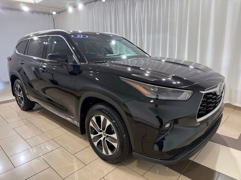 Used 2022 Toyota Highlander XLE image 7