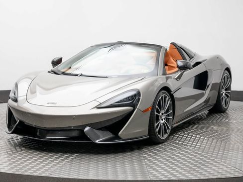 Used 2018 McLaren 570S Spider image 1