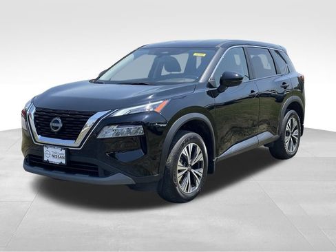 Used 2022 Nissan Rogue SV image 2