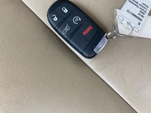 Used 2015 Jeep Grand Cherokee Limited AWD/4WD image 39