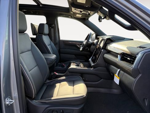 New 2026 GMC Yukon XL Elevation w/ Elevation Premium Package image 19