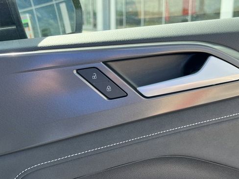 New 2025 Volkswagen Taos SE image 25