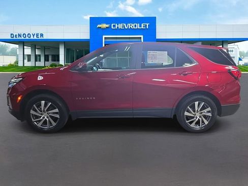 Used 2024 Chevrolet Equinox LT AWD/4WD image 8