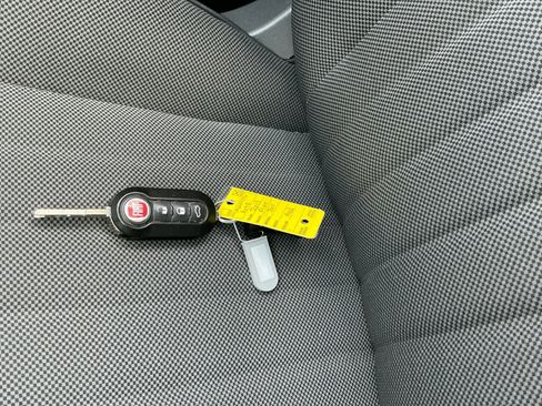 Used 2013 FIAT 500 Lounge image 32