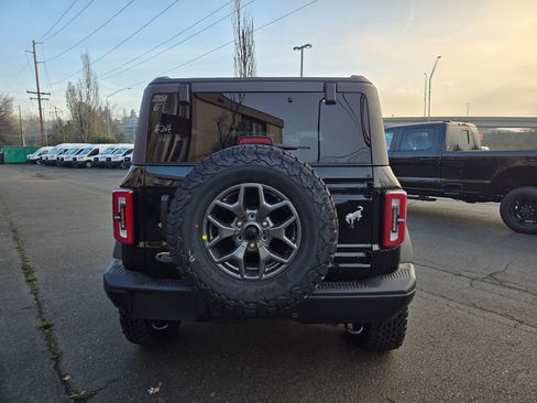 New 2025 Ford Bronco Badlands image 6