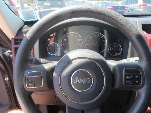 Used 2012 Jeep Liberty Sport image 44