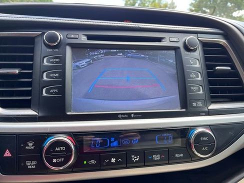 Used 2015 Toyota Highlander XLE image 8
