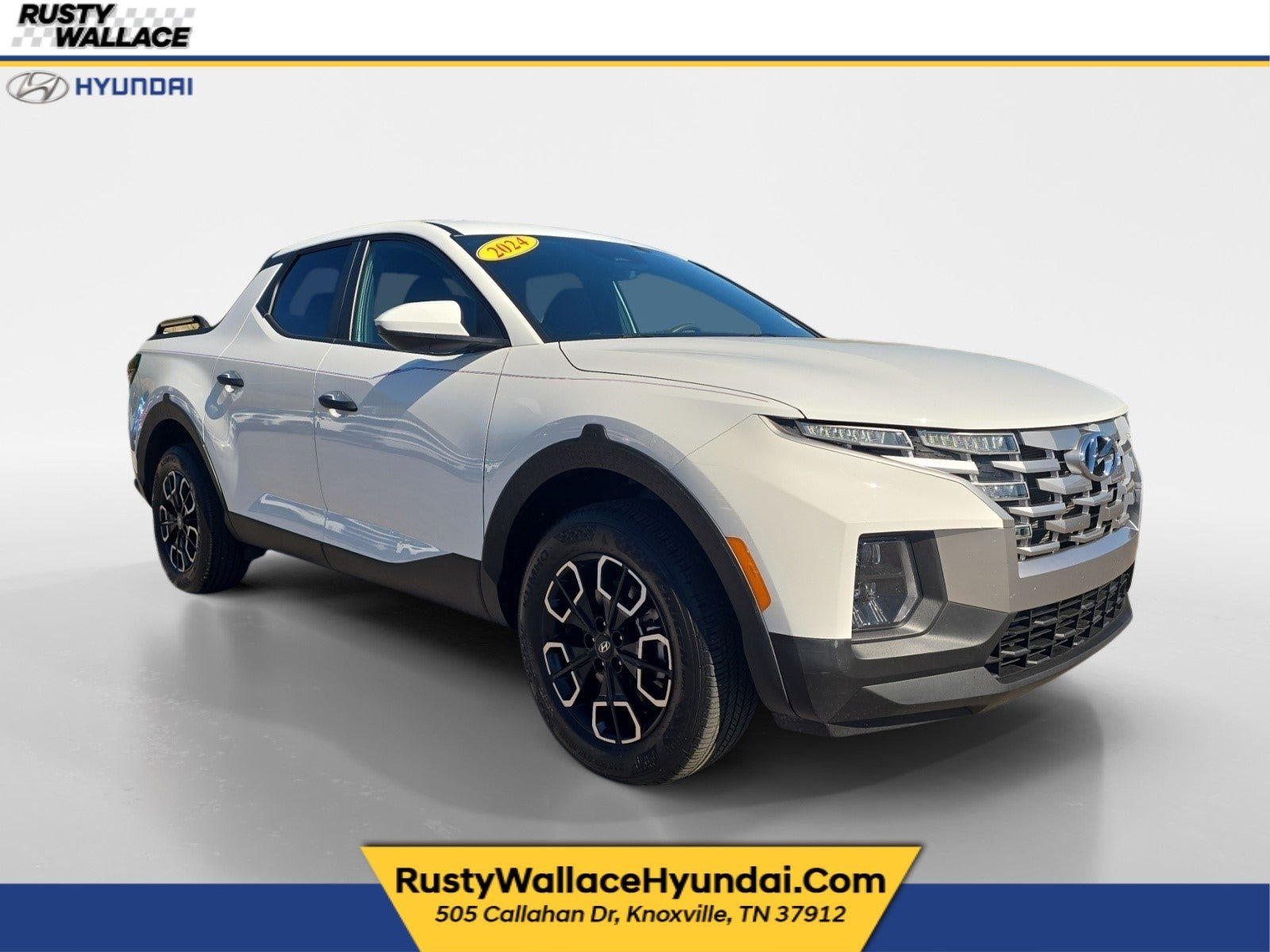 Used 2024 Hyundai Santa Cruz SE AWD/4WD image 1
