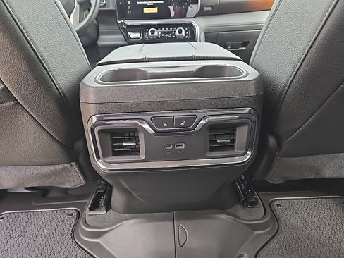 Used 2025 GMC Sierra 1500 Denali w/ Technology Package AWD/4WD image 15