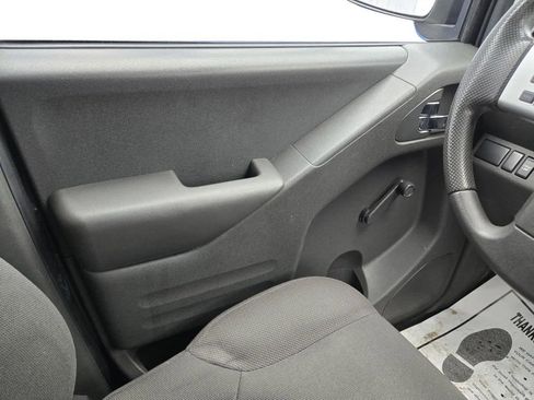 Used 2019 Nissan Frontier S image 12