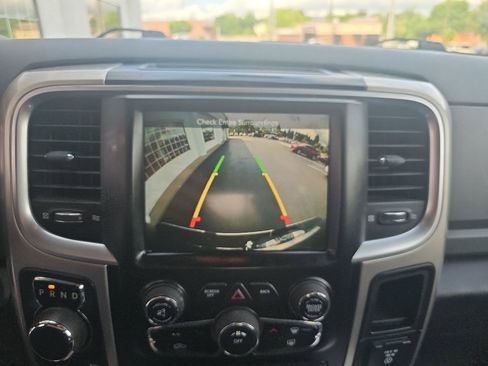Used 2016 RAM 1500 Classic SLT w/ SLT Plus D￩cor Group AWD/4WD image 16