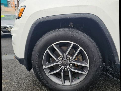 Used 2020 Jeep Grand Cherokee Limited AWD/4WD image 36