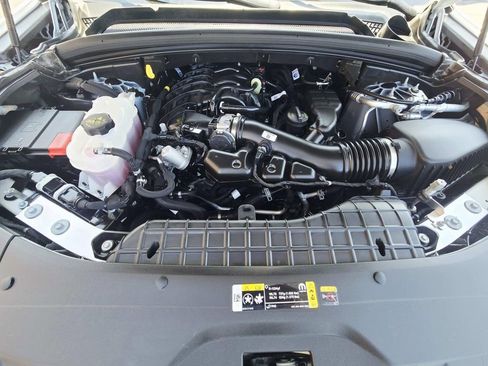 Used 2025 Jeep Grand Cherokee L Limited w/ Luxury Tech Group II image 20