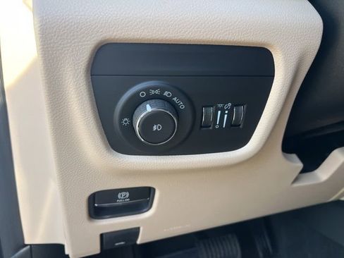 New 2026 Jeep Grand Cherokee Limited AWD/4WD image 8