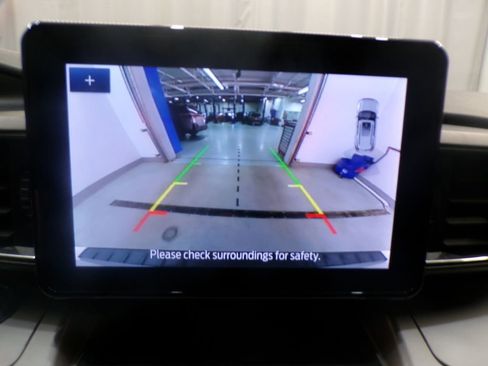 Used 2020 Ford Explorer XLT w/ Equipment Group 202A image 25