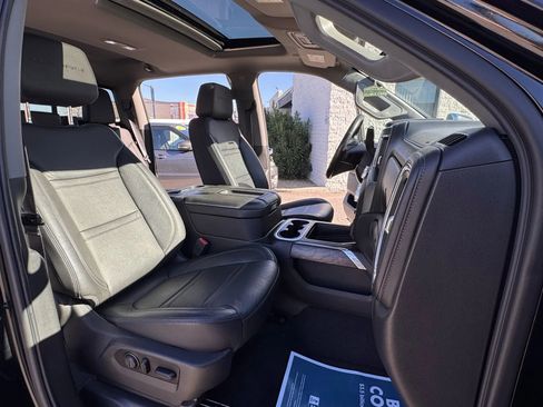 Used 2020 GMC Sierra 2500 Denali w/ Denali Ultimate Package image 18