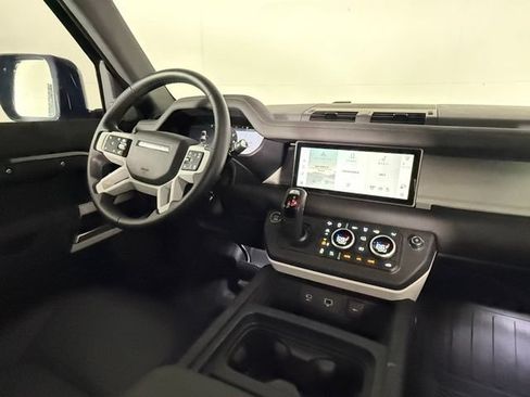 Used 2024 Land Rover Defender 110 X-Dynamic SE AWD/4WD image 17