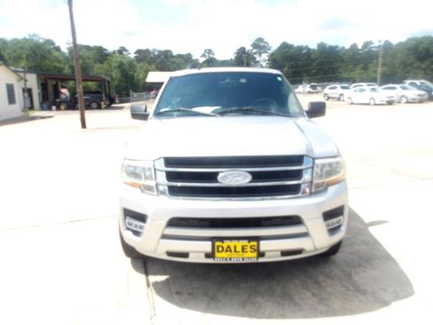 Used 2015 Ford Expedition XLT w/ Equipment Group 201A RWD image 3