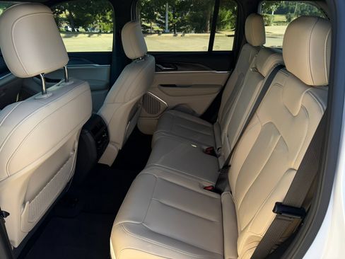 Used 2026 Jeep Grand Cherokee Limited RWD image 25