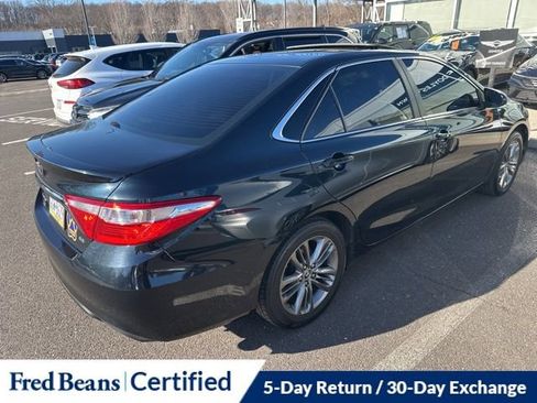Used 2016 Toyota Camry SE w/ Moonroof Package image 12