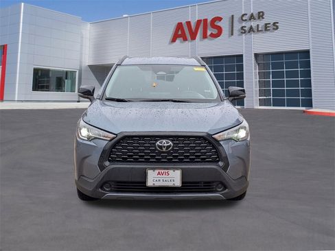 Used 2025 Toyota Corolla Cross LE image 10