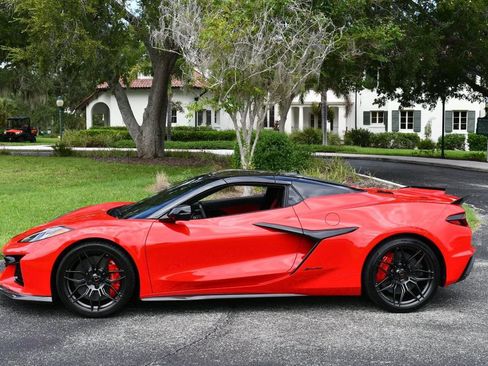Used 2023 Chevrolet Corvette Z06 w/ Stealth Interior Trim Package RWD image 33