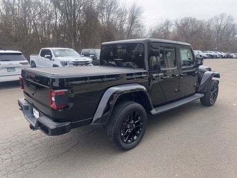 Used 2022 Jeep Gladiator Overland image 6