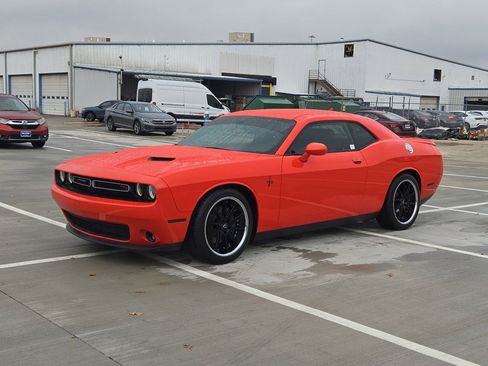 Used 2016 Dodge Challenger R/T w/ Sound Group image 8