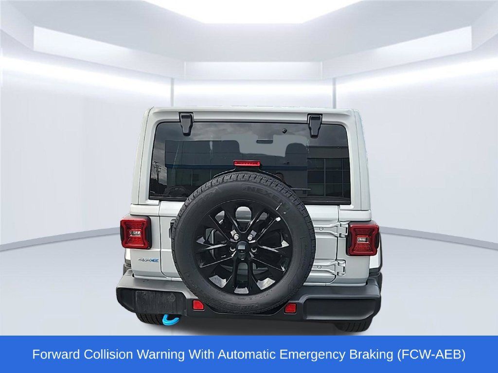 Used 2024 Jeep Wrangler Unlimited Sahara AWD/4WD image 5
