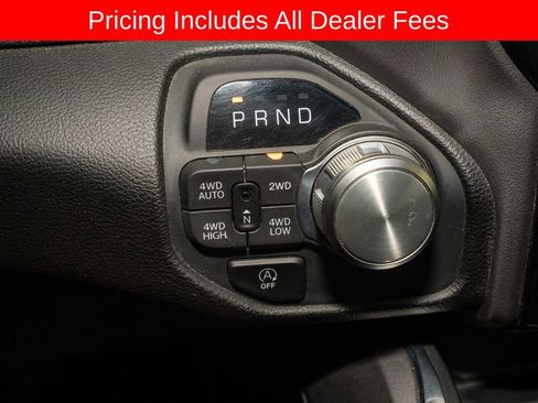 Used 2025 RAM 1500 Laramie AWD/4WD image 17