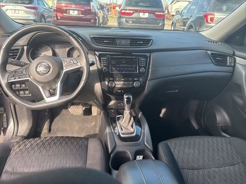 Used 2019 Nissan Rogue SV w/ Sun & Sound Touring Package AWD/4WD image 15