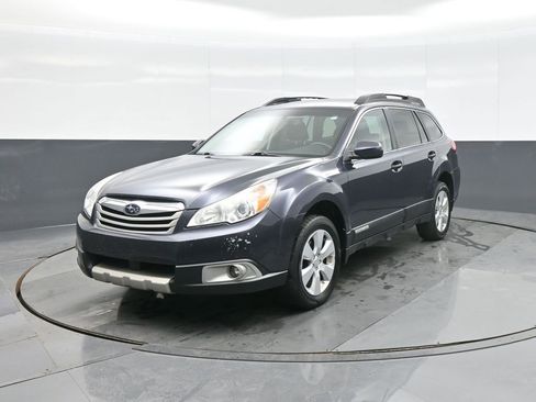 Used 2011 Subaru Outback 2.5i Premium image 3