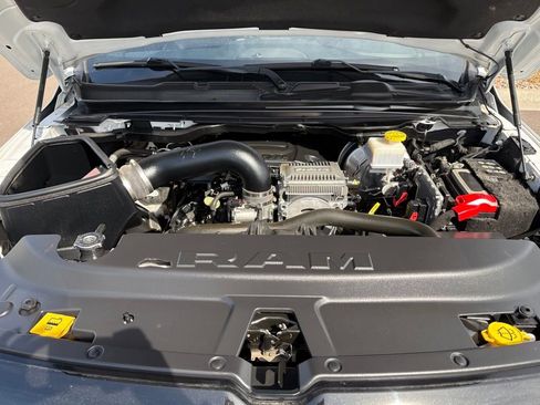 Used 2020 RAM 1500 Laramie AWD/4WD image 9