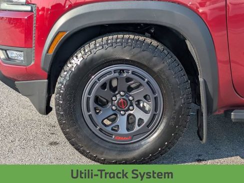 Used 2025 Nissan Frontier Pro-X w/ Pro Convenience Package RWD image 12